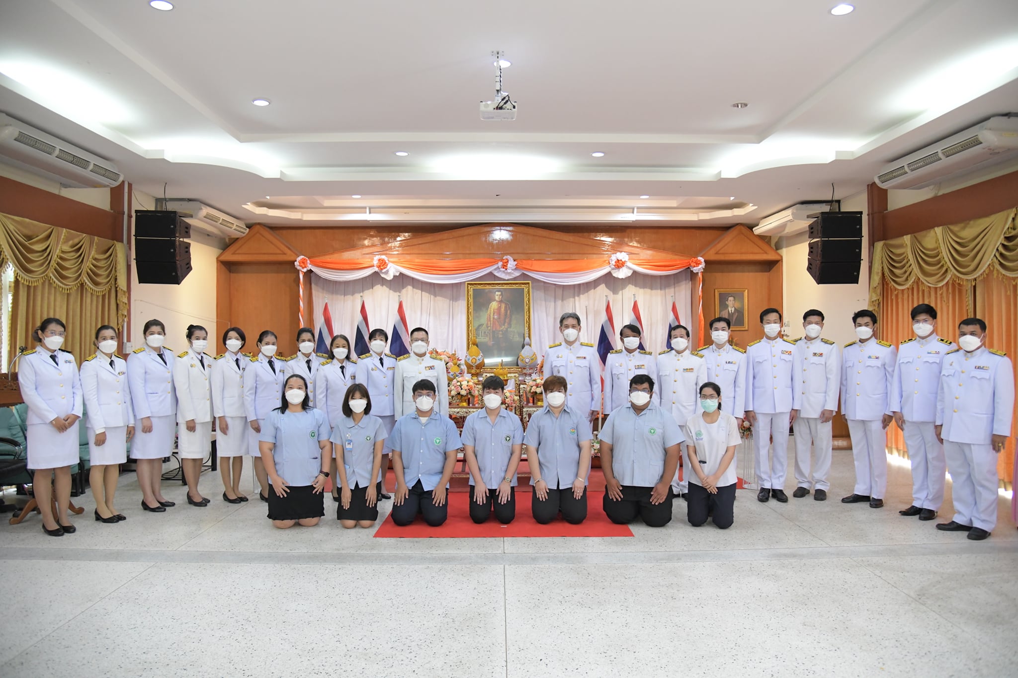 สธ.ชัยนาท ทำพิธีวางพานพุ่มดอกไม้ถวายราชสักการะ พระบาทสมเด็จพระนั่งเกล้าเจ้าอยู่หัว เนื่องในวันภูมิปัญญาการแพทย์แผนไทยแห่งชาติ วันที่ 29 ตุลาคม 2564