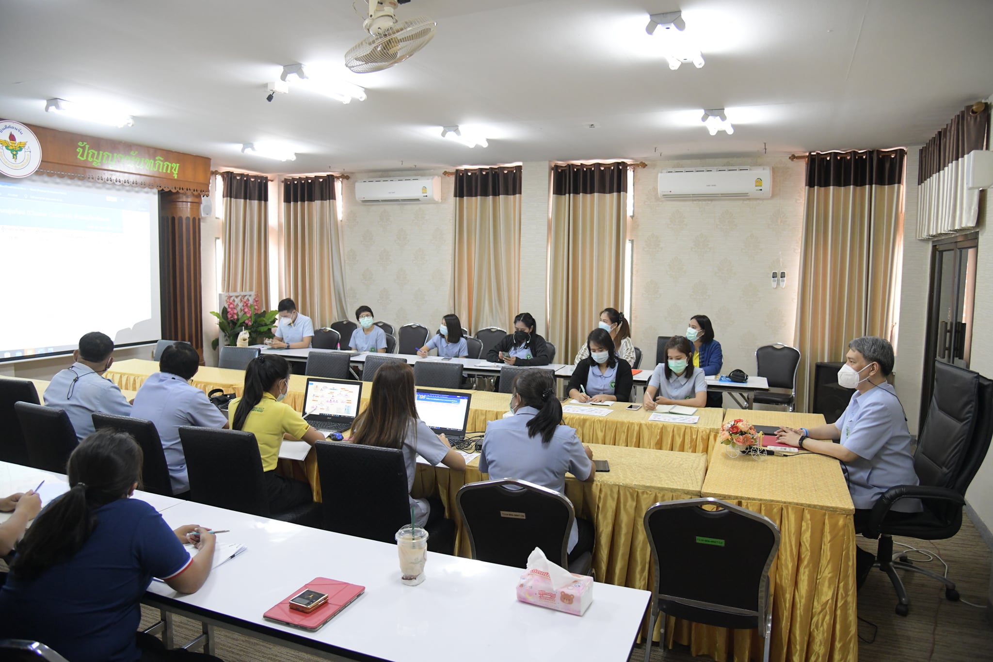 รอง นพ.สสจ.ชัยนาท ลงพื้นที่ อำเภอเมืองชัยนาท ร่วมการประชุมการเฝ้าระวัง ทางระบาดวิทยาโรคโควิด-19