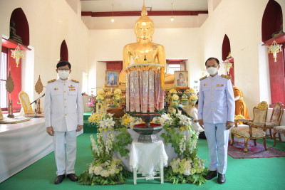 รอง นพ.สสจ.ชัยนาท ร่วมพิธีทอดผ้าป่าสนับสนุนโครงการทุนเล่าเรียนหลวงสำหรับพระสงฆ์ไทย จังหวัดชัยนาท